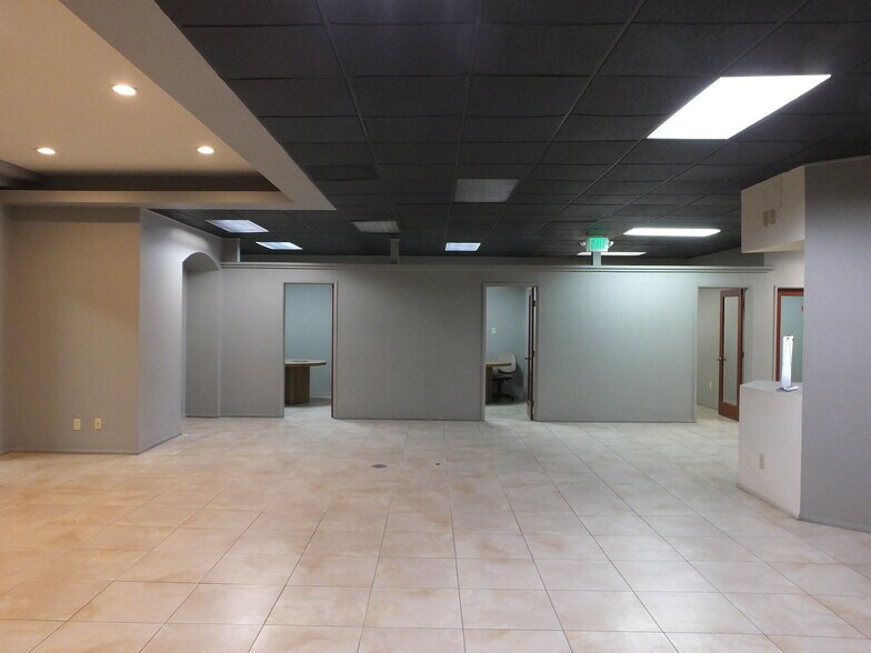 More Photos Of 44143-44147 20th St W, Lancaster Medical For Sale