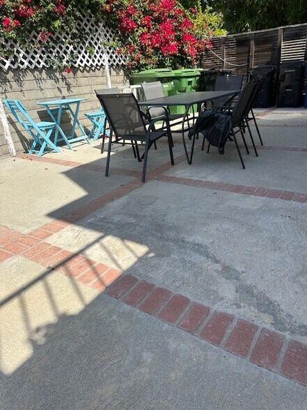 More Photos Of 603-607 1/2 N. Bronson Av, Los Angeles Apartments For Sale