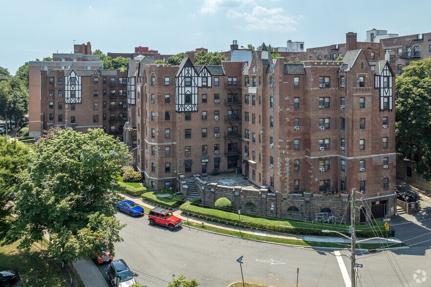 More Photos Of 10 Nosband Ave, White Plains Apartments For Sale