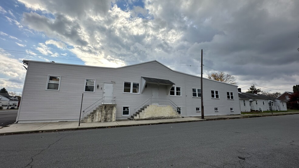 Primary Photo Of 9-13 E Race St, Pottstown Warehouse For Sale