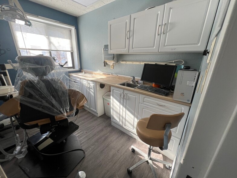 More Photos Of 1795 Main St, Springfield Medical For Sale