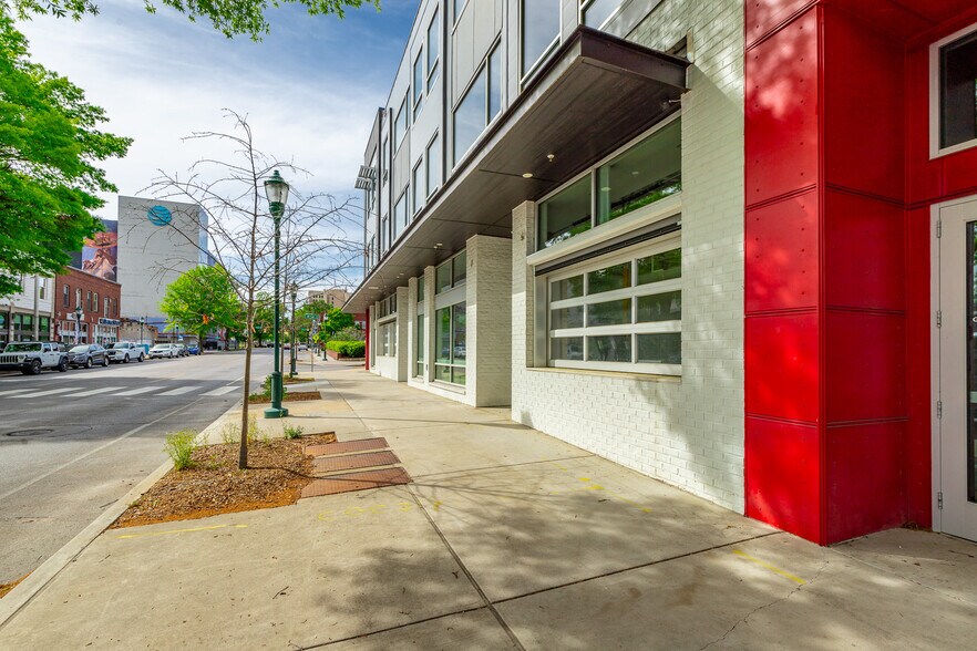 More Photos Of 401 E Martin Luther King Blvd, Chattanooga Restaurant For Lease