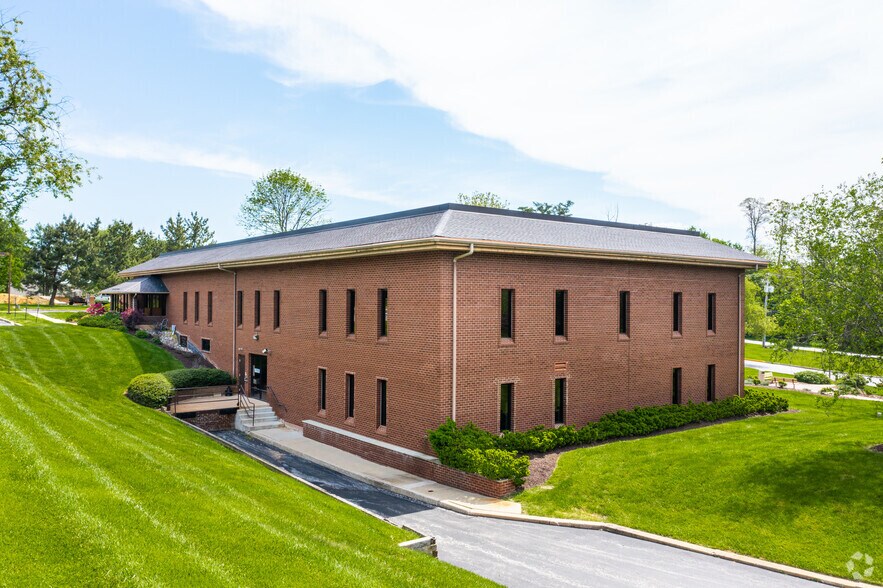 More Photos Of 335 Bishop Hollow Rd, Newtown Square Office For Sale