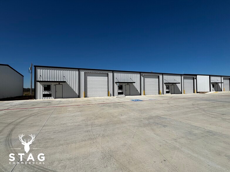 More Photos Of 11180 FM156, Northlake Warehouse For Lease