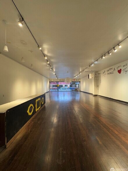 More Photos Of 4736 California Ave SW, Seattle Storefront Retail Office For Lease