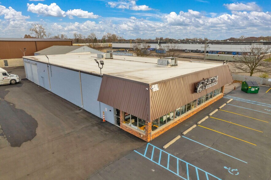 More Photos Of 1475 S Newburgh Rd, Westland Light Distribution For Sale