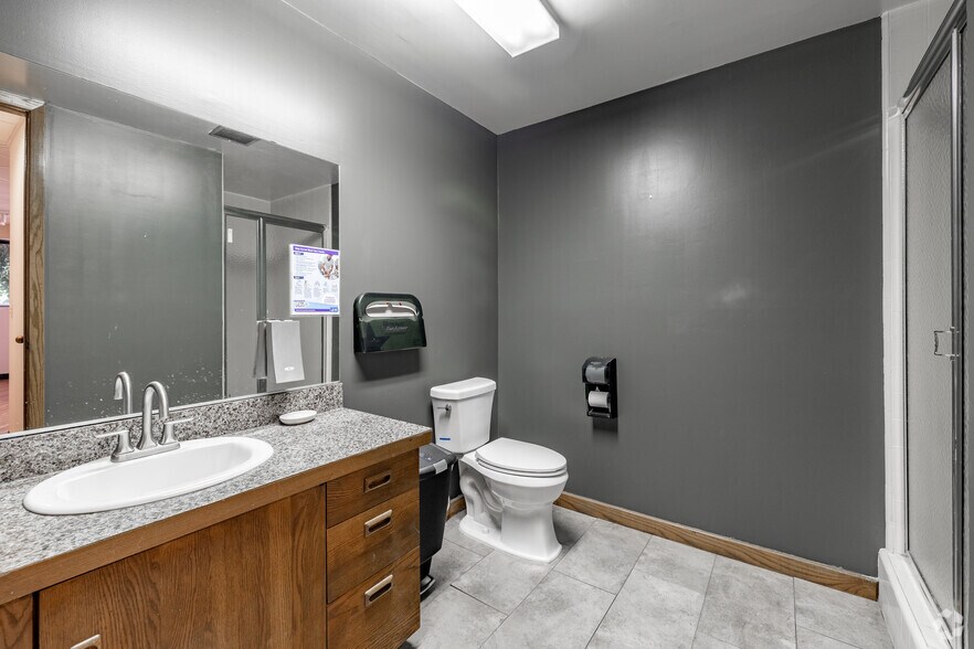 More Photos Of 2711-2717 Winona Ave, Burbank Research And Development For Sale