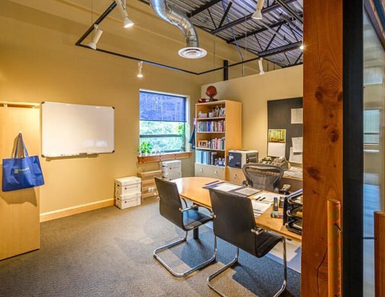 More Photos Of 25820 Highway 2, Sandpoint Flex For Lease