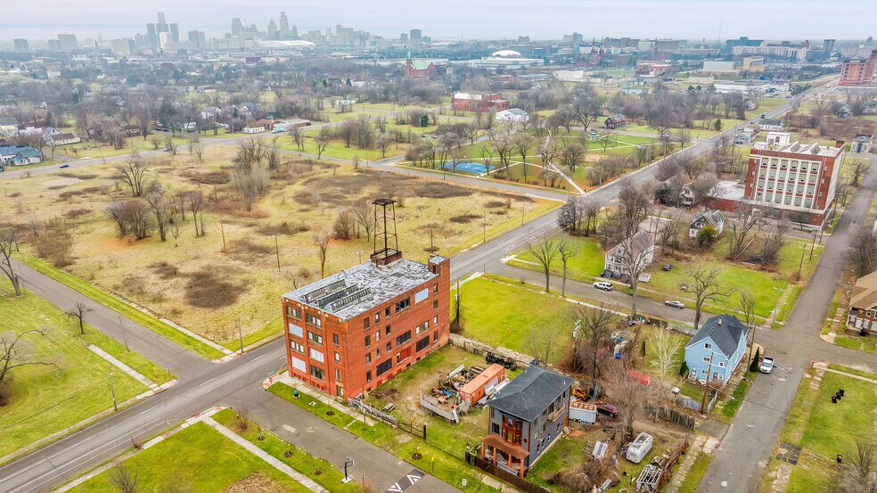 More Photos Of 2941 E Warren Ave, Detroit Apartments For Sale