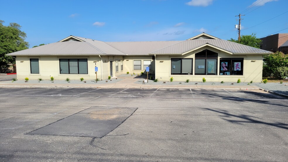 Primary Photo Of 1700 Ranch Road 620 S, Lakeway Storefront Retail Office For Lease