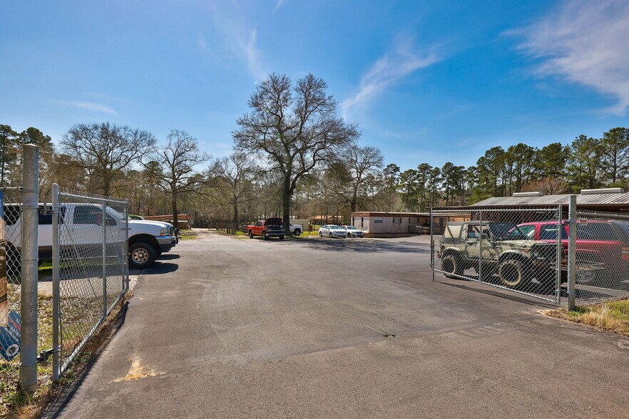 More Photos Of 17163 Rabon Chapel Rd, Montgomery Service For Sale