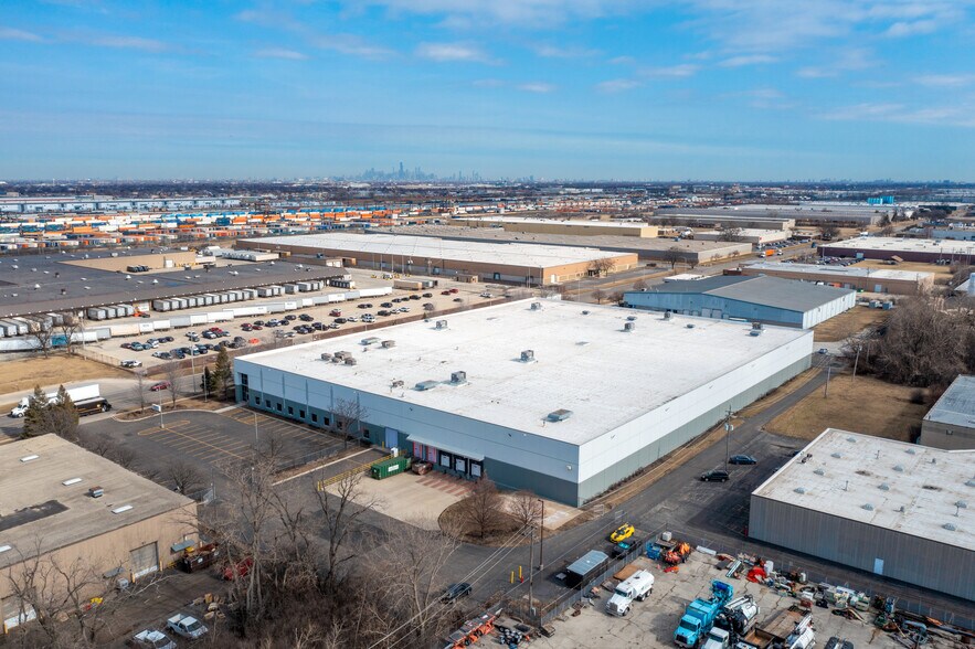 Primary Photo Of 6721 W 73rd St, Bedford Park Manufacturing For Sale