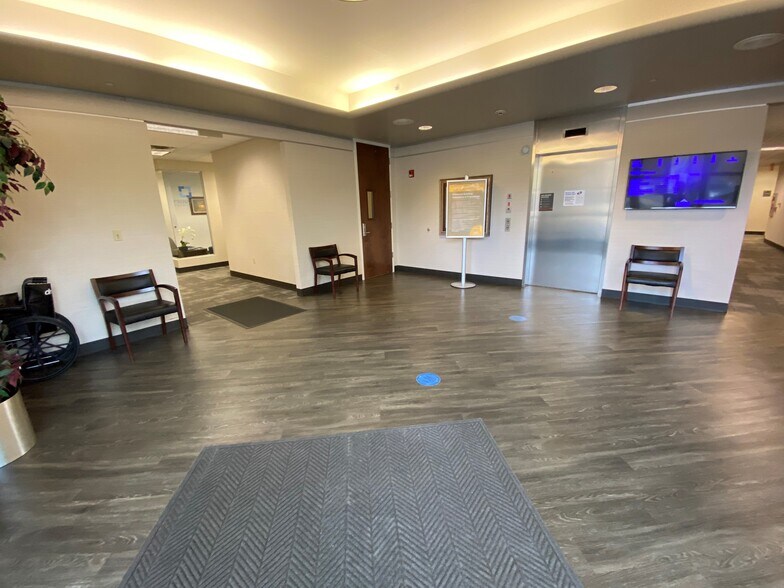 More Photos Of 470 Johnson Rd, Washington Office For Lease