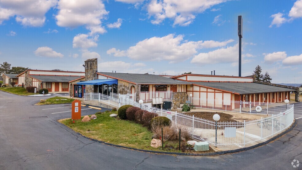 Primary Photo Of 185 Byers Rd, Miamisburg Hotel For Lease