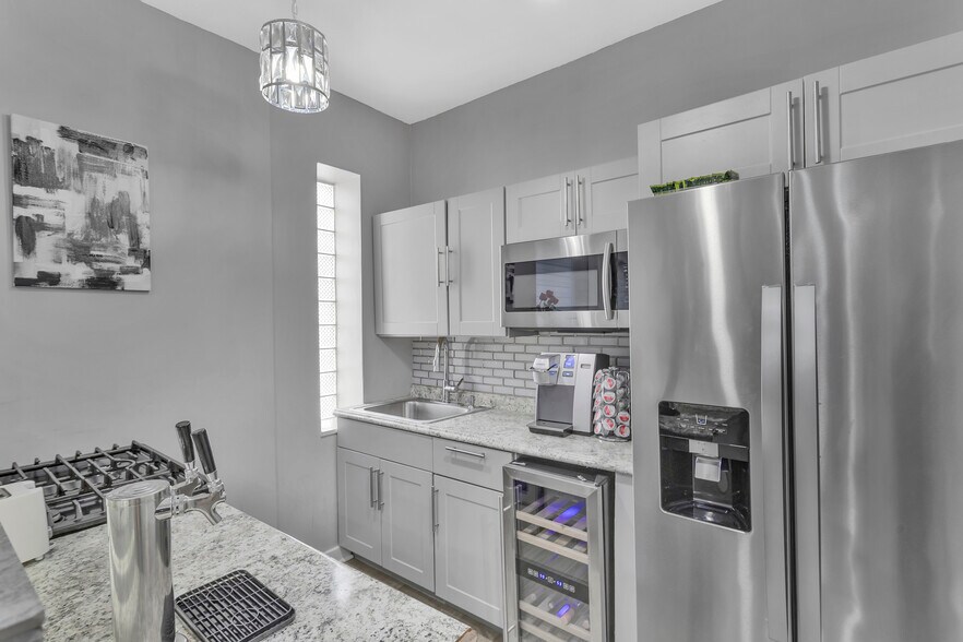 More Photos Of 7424 Washington Ave, Pittsburgh Office For Lease