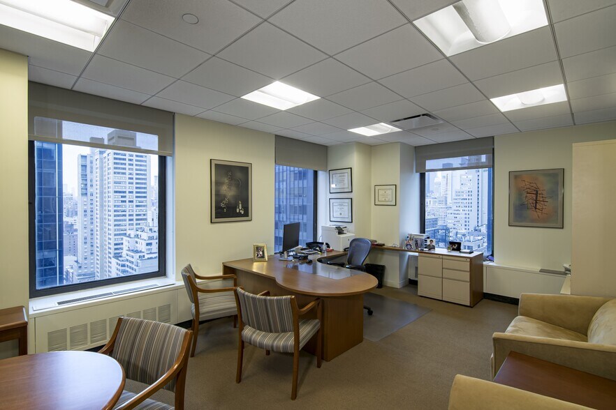 More Photos Of 633 Third Ave, New York Office For Lease