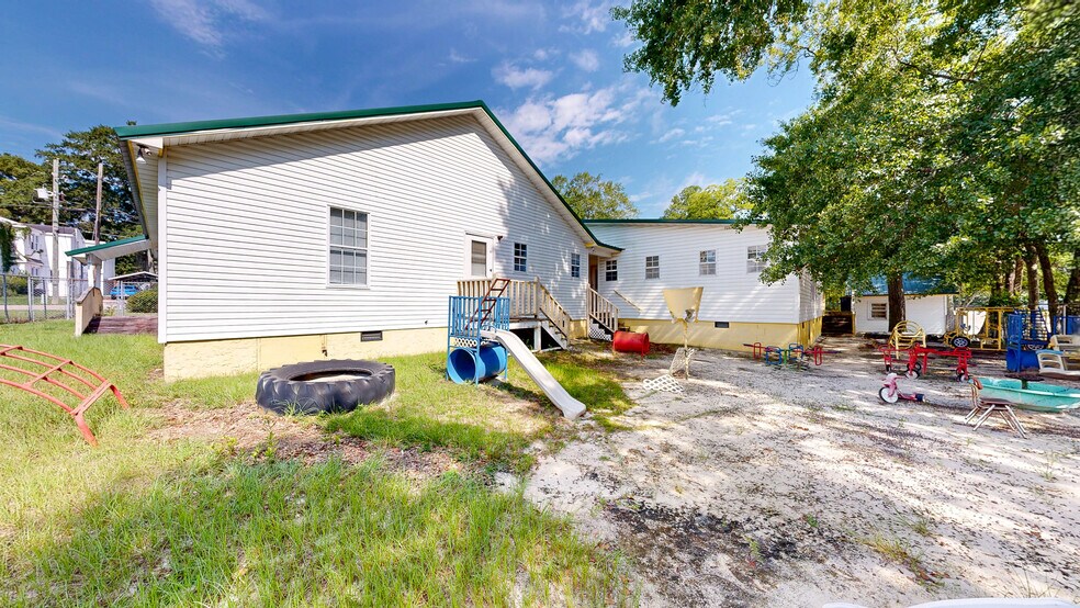 More Photos Of 104 N Herring St, Dothan Office For Sale