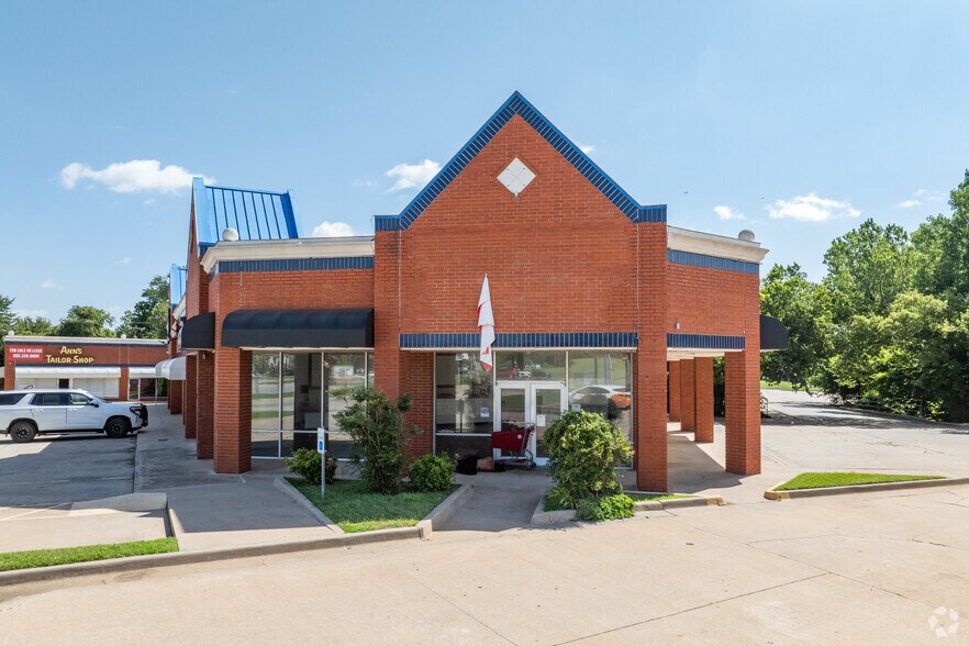 More Photos Of 5959 NW Expressway St, Oklahoma City Freestanding For Lease