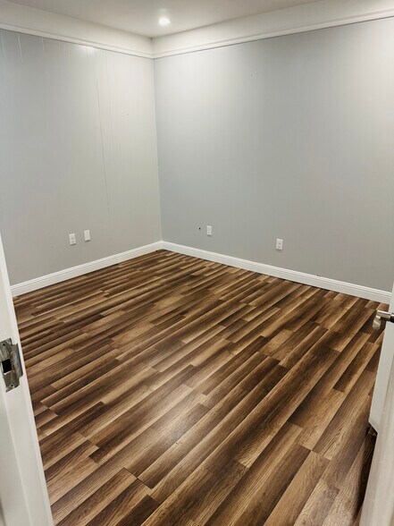 More Photos Of 163 Asten Rd, Clinton Warehouse For Lease