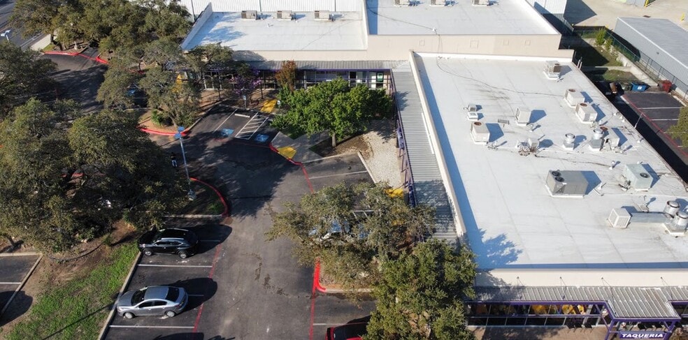 More Photos Of 4503 De Zavala Rd, San Antonio Storefront For Sale