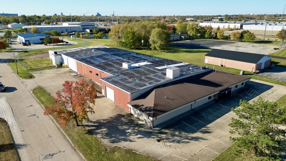 More Photos Of 2881 E Parkway Dr, Decatur Flex For Sale