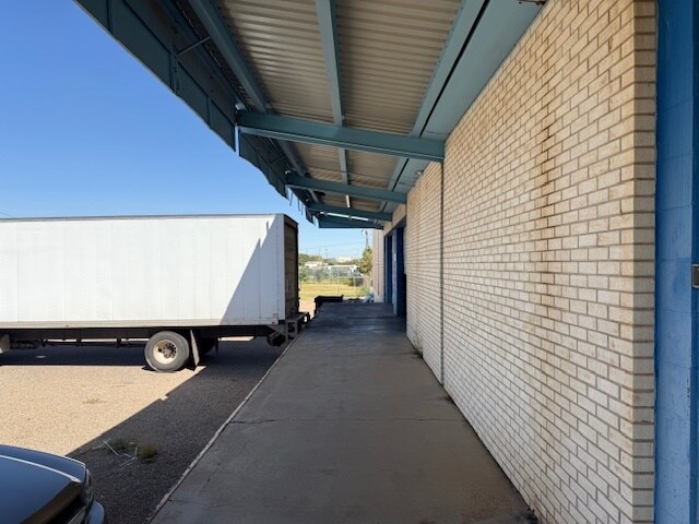 More Photos Of 520 34th St, Lubbock Warehouse For Lease