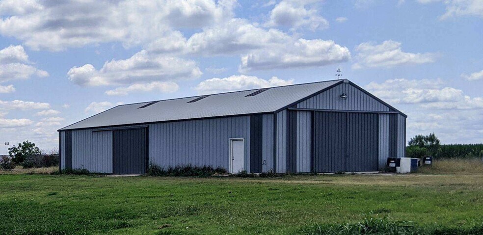 Primary Photo Of 377 Partnership Rd, Seguin Warehouse For Lease