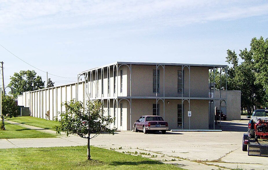 More Photos Of 24155 Schoenherr Rd, Warren Warehouse For Sale