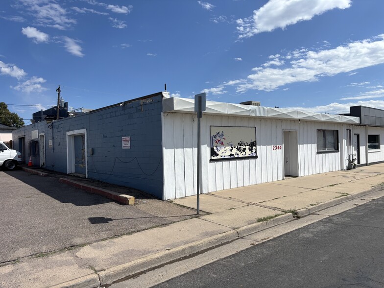 More Photos Of 2360 Dayton St, Aurora Warehouse For Lease