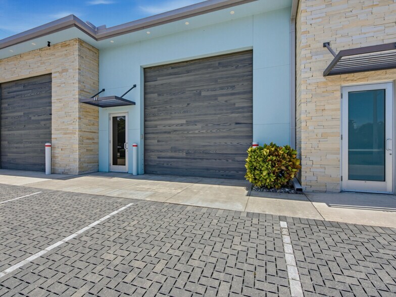 More Photos Of 921 Windward Dr, Marco Island Warehouse For Sale
