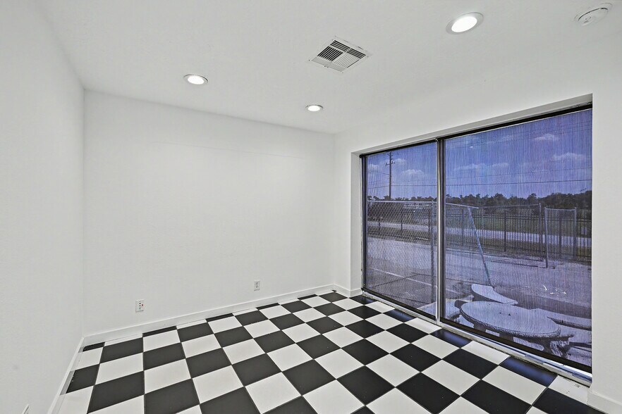 More Photos Of 4201 Langley Rd, Houston Warehouse For Lease