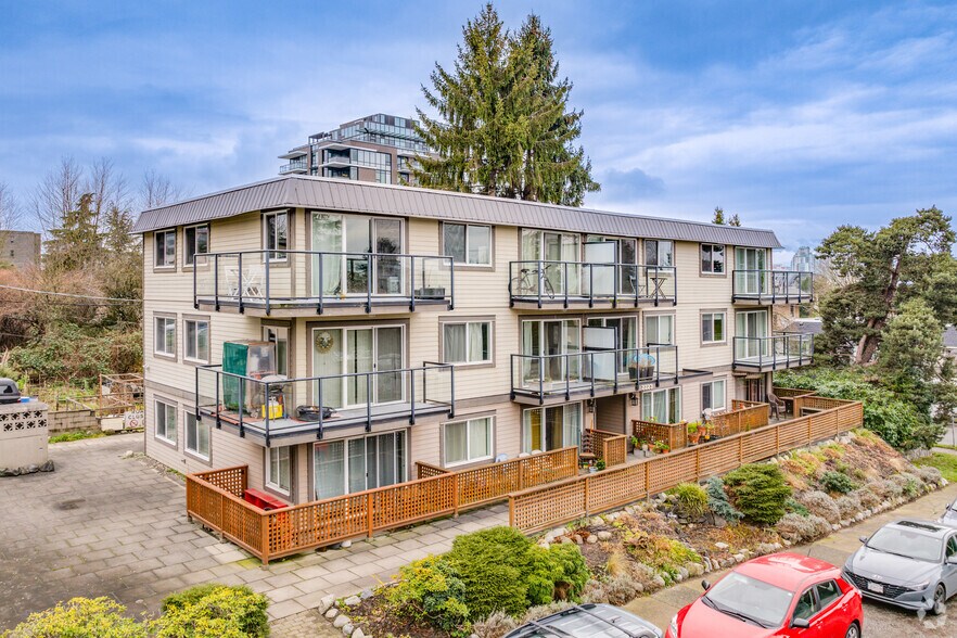 More Photos Of 2223 Prince Edward St, Vancouver Apartments For Sale