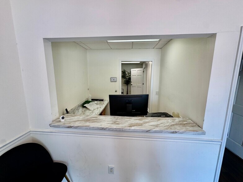 More Photos Of 105 S Jefferson Ave, Eatonton Office For Sale