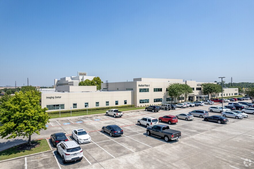 More Photos Of 10905 Memorial Hermann Dr, Pearland Medical For Lease