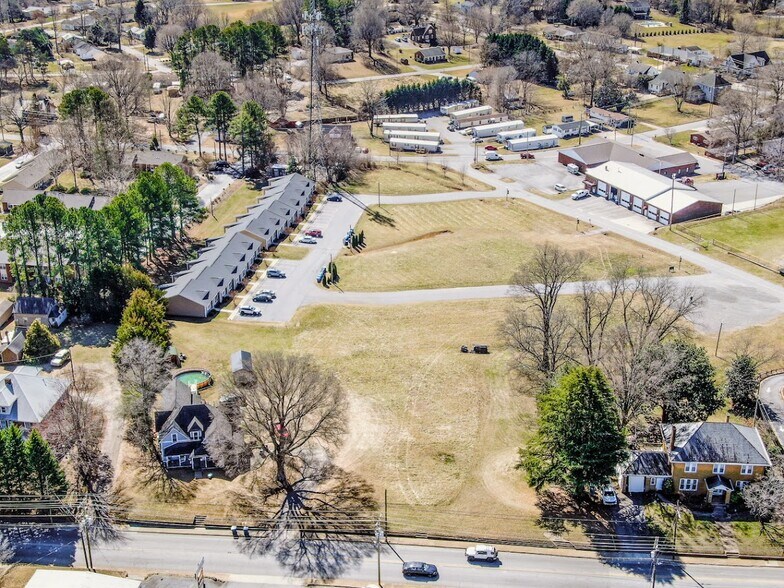 More Photos Of 125 1st Avenue Dr SE, Taylorsville Apartments For Sale