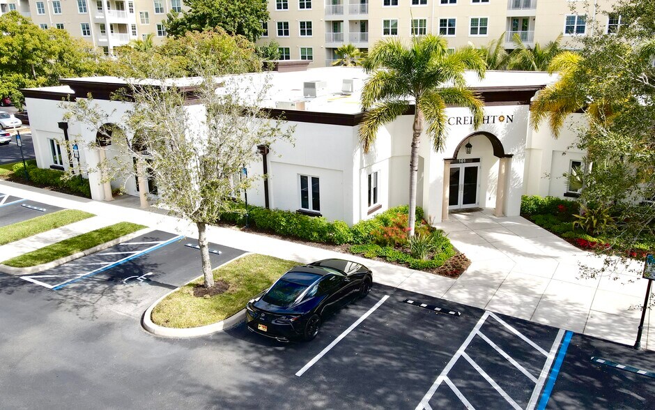More Photos Of 2240 W 1st St, Fort Myers Office For Lease