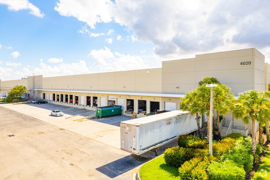 More Photos Of 4020 NW 126th Ave, Coral Springs Distribution For Lease