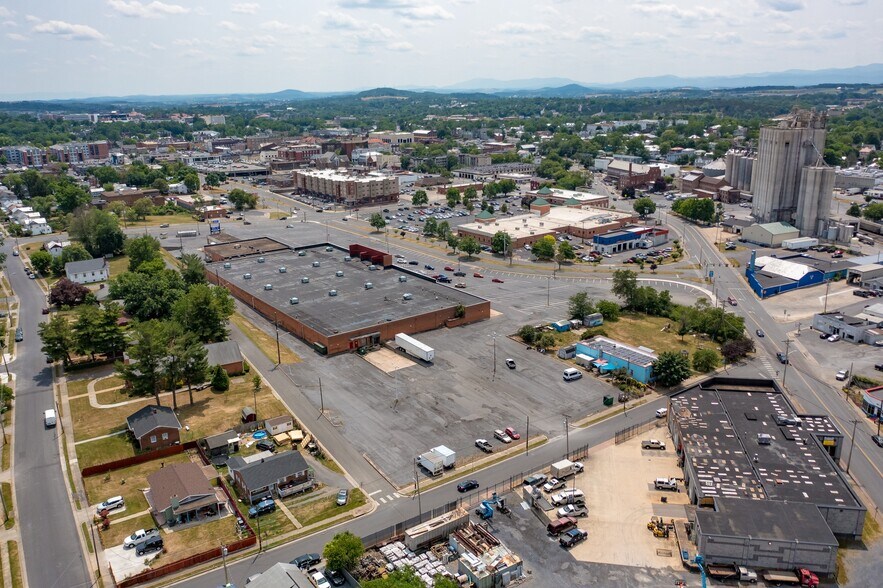More Photos Of 580 Mason, Harrisonburg Freestanding For Sale