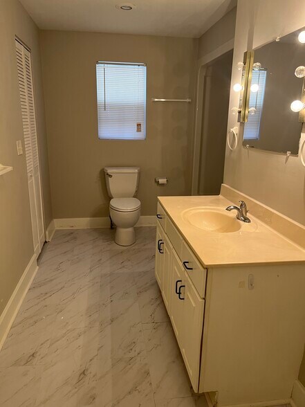 More Photos Of 604 W Farm Road 182, Springfield Loft Creative Space For Lease