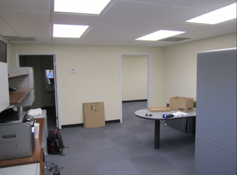 More Photos Of 335-337 McMillan St, Fayetteville Warehouse For Sale