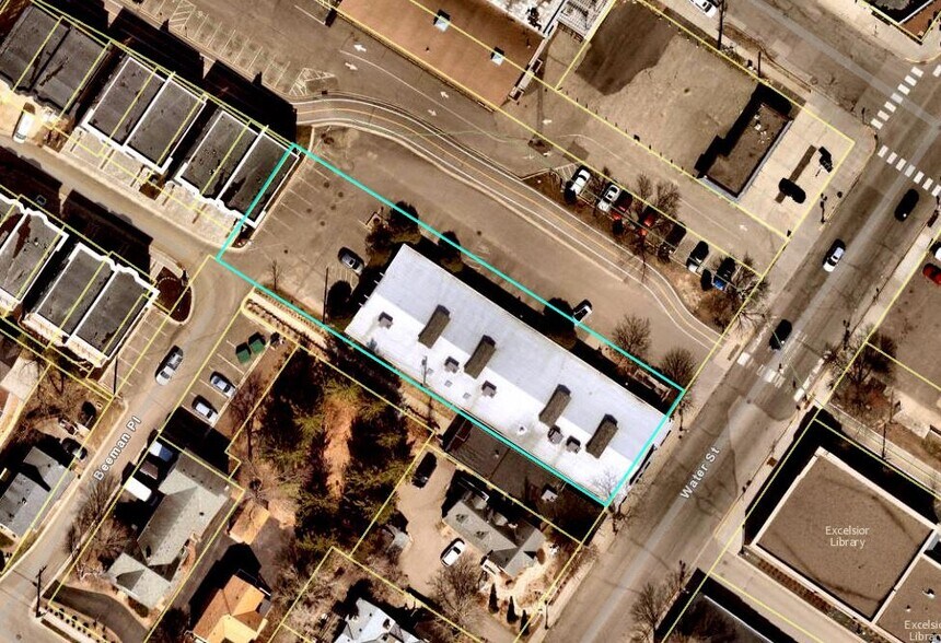 More Photos Of 310-340 Water St, Excelsior Freestanding For Lease