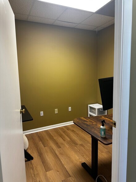 More Photos Of 3285 Associate Dr, North Charleston Light Distribution For Sale