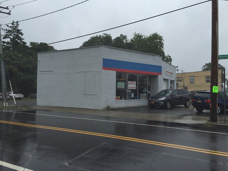 More Photos Of 445 E Main St, Patchogue Service Station For Lease