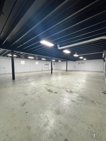 More Photos Of 5731 SW 23rd St, West Park Auto Repair For Lease