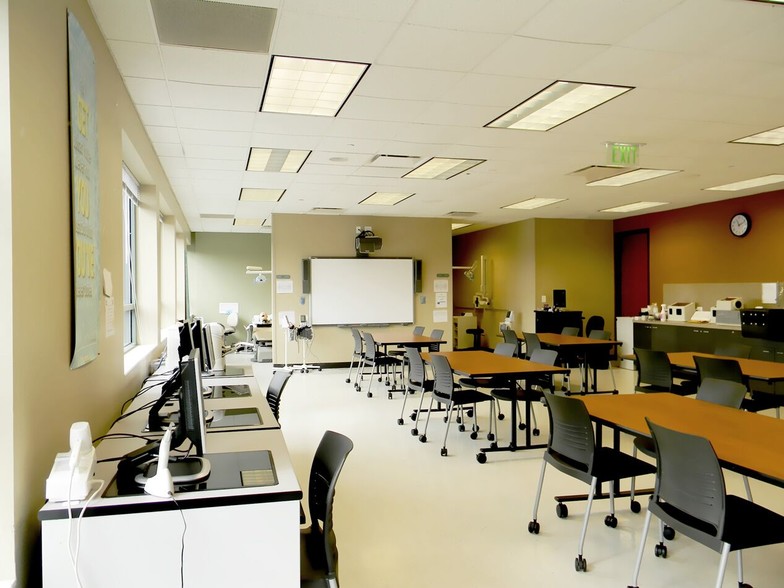 More Photos Of 11600-11630 S Kedzie Ave, Merrionette Park Medical For Lease