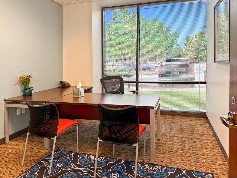 More Photos Of 8295 Tournament Dr, Memphis Coworking Space