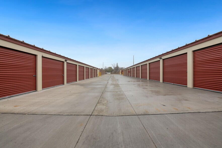 More Photos Of 1919 Wyott Dr, Cheyenne Self Storage For Sale
