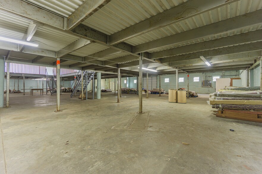 More Photos Of 2415 Church St, Galveston Light Distribution For Lease