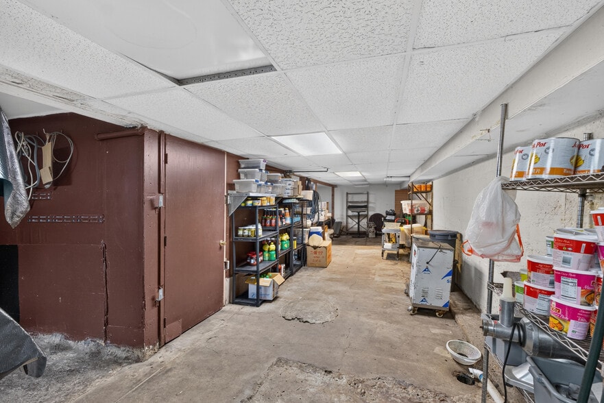 More Photos Of 6223 Delmar Blvd, University City Apartments For Lease