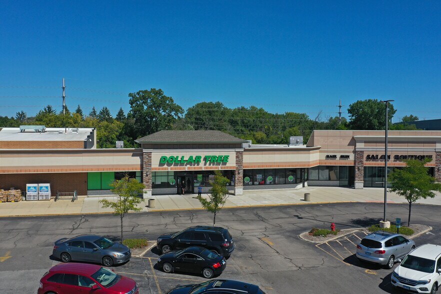 More Photos Of 310-374 Townline Rd, Mundelein Unknown For Lease